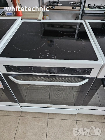 Свободностояща печка с индукционни котлони Voss-Electrolux ELI24320-HV 74л A+, снимка 5 - Печки, фурни - 54017794