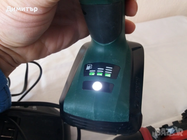 Акумулаторна ударна бормашина винтоверт Bosch Advanced Impact с батерии 4Ah, 1,5Ah и зарядно в куфар, снимка 9 - Бормашини - 54201038