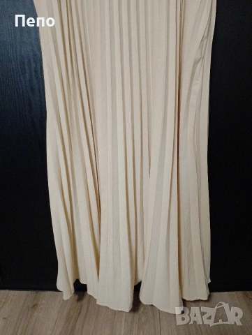 Плесирана рокля, снимка 3 - Рокли - 54173825