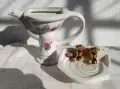 Колекционерски чайник мивка с рози Swineside Англия, снимка 2