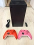Xbox Series X 1TB + 2 джойстика + Игри (GTA 5, Minecraft, Call of Duty), снимка 2