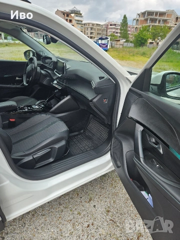 Peugeot e 2008 Allure , снимка 16 - Автомобили и джипове - 55100492