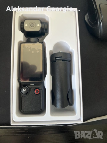 Нова компактна камера W& O Q7 - 4K, въртящ се обектив, мини статив, снимка 2 - Камери - 54990417