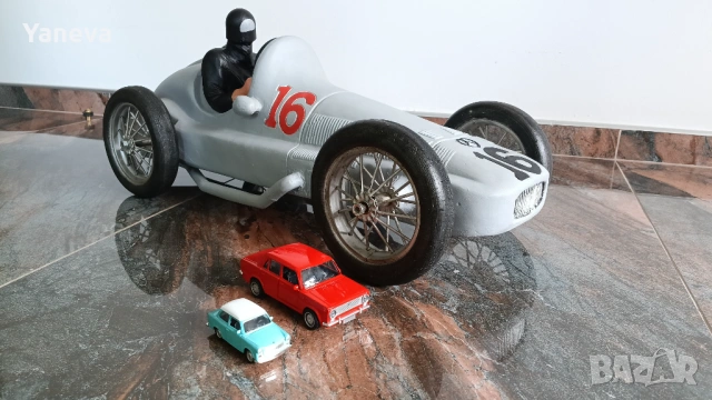 Mercedes-Benz W125, известен като една от „Сребърните стрели“ (Silberpfeil)  , снимка 9 - Колекции - 54077925