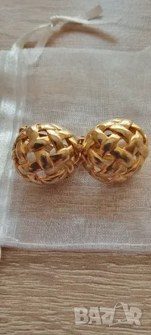 Обеци Givenshy. Обеци маркови