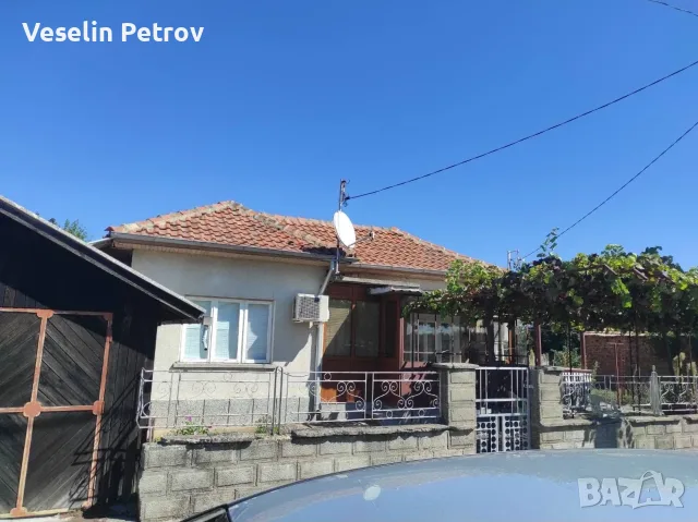 Къща с двор и два самостоятелни входа в гр. Генерал Тошево | Продава се от собственик, снимка 2 - Къщи - 55447984