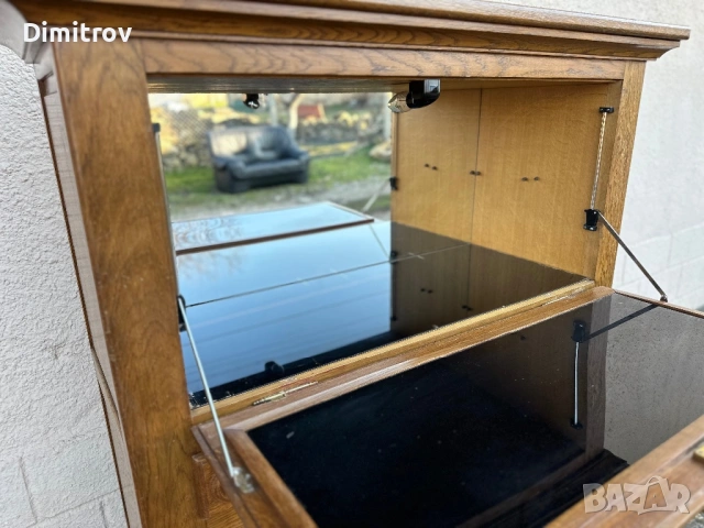 Дъбов бар шкаф / бюфет с падаща врата и осветление, снимка 4 - Бюфети - 53958685