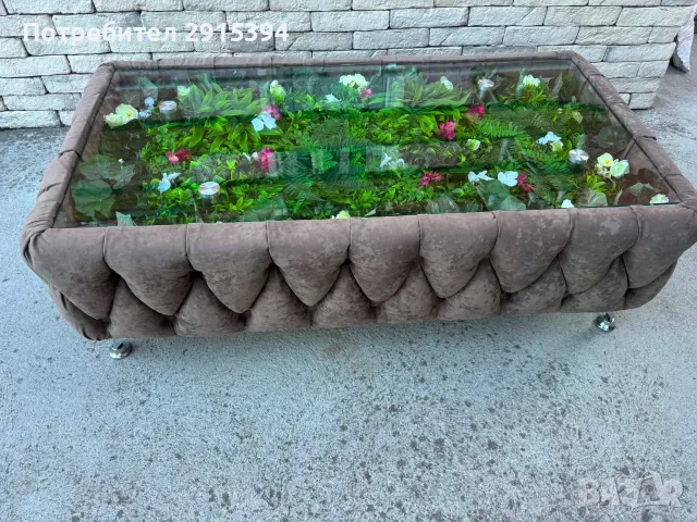 Маса с декорация 