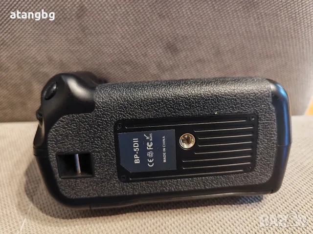 Грип за Canon EOS 5D Mark II, снимка 3 - Батерии, зарядни - 55424762