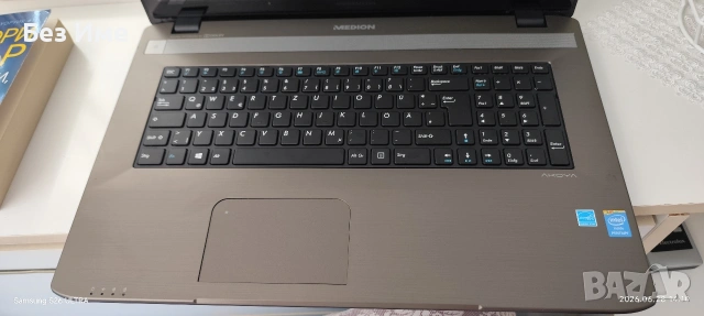 Лаптоп Medion Akoya 17"