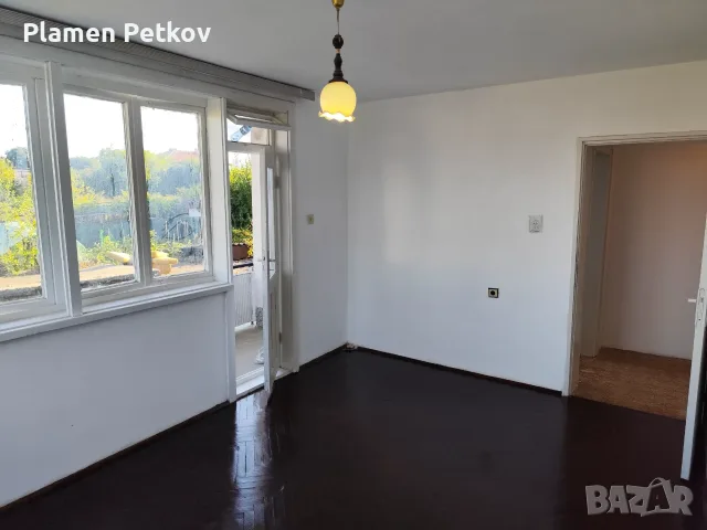 Продава се триетажна къща  с гараж 300 кв. м. в гр Бяла в съседство с гр. Обзор  , снимка 14 - Къщи - 55511188