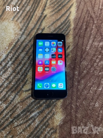 Продавам iPhone 6 