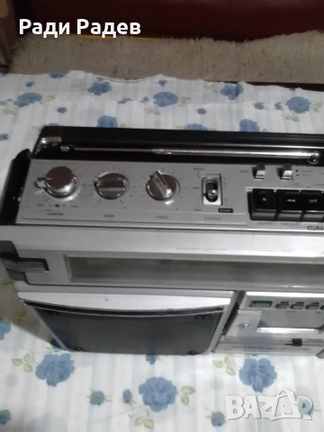 Радиокасетофон SHARP GF-8585, снимка 3 - Антикварни и старинни предмети - 55089512