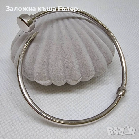 Златна твърда гривна (модел - Cartier) от бяло злато 585 – елегантен и изискан аксесоар!