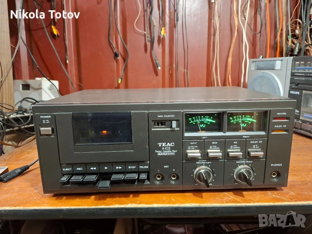 Продава се двуглав дек Teac A-103.