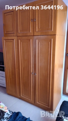 Продавам трикрилен гардероб с надстройка, снимка 3 - Гардероби - 55145686