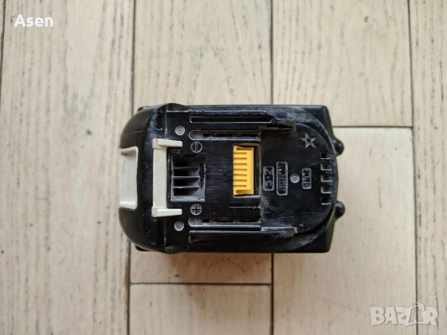 Makita 3Ah оригинална батерия BL1830B, снимка 2 - Винтоверти - 54651808