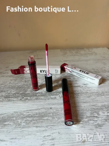 1.5 евро KYLIE ново червено матово червило в кутия на марката с аромат на шоколад 💄, снимка 4 - Декоративна козметика - 55491767