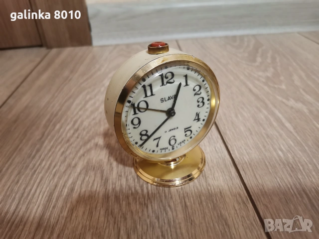 Стар работещ будилник, снимка 4 - Антикварни и старинни предмети - 54986718