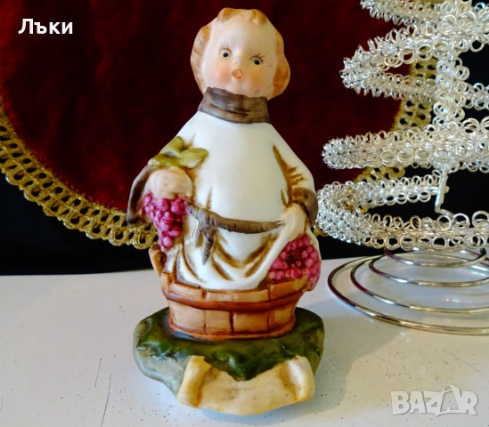 Порцеланова фигура Монах мачка грозде,Capodimonte. 