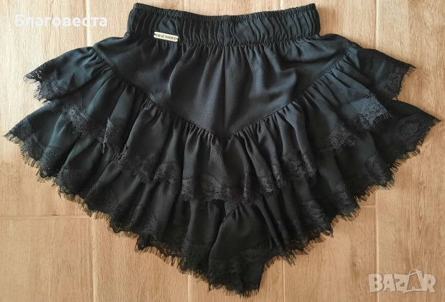 Пола-панталон с дантела на Hilsfashion 