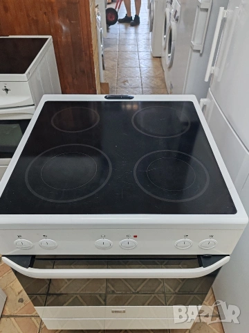 Отлична свободно стояща печка с керамичен плот Voss Electrolux с 2 години гаранция! , снимка 2 - Печки, фурни - 55005576