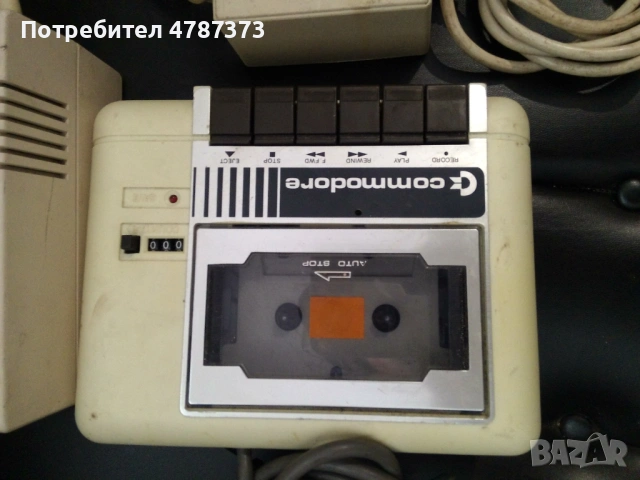 Commodore, снимка 4 - Антикварни и старинни предмети - 54378442