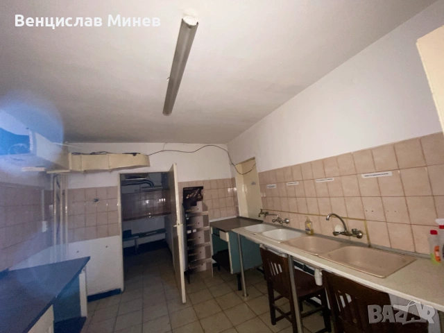 Продава се търговски обект в гр. Разград, снимка 9 - Магазини - 55016465