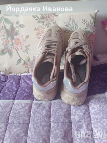 Дамски маратонки, снимка 2 - Маратонки - 54192390