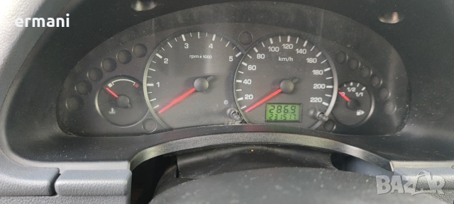 Ford Connect 1.8 d, снимка 11 - Автомобили и джипове - 54745658