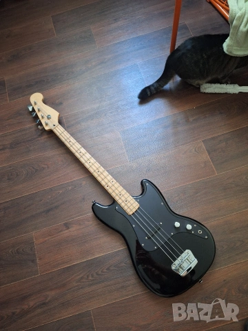 Бас китара Squier Bronco 