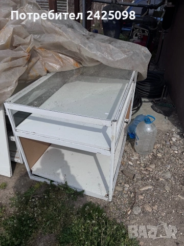 Витрина за магазин, снимка 4 - Стелажи и щандове - 54103854