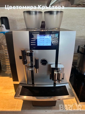 ПРОДАВАМ ПРОФЕСИОНАЛНА КАФЕМАШИНА  JURA GIGA X9, снимка 2 - Кафе машини - 55052262