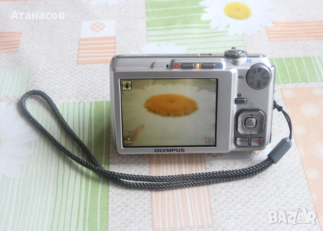 Малък цифров фотоапарат Olympus C-560 , снимка 3 - Фотоапарати - 55162802