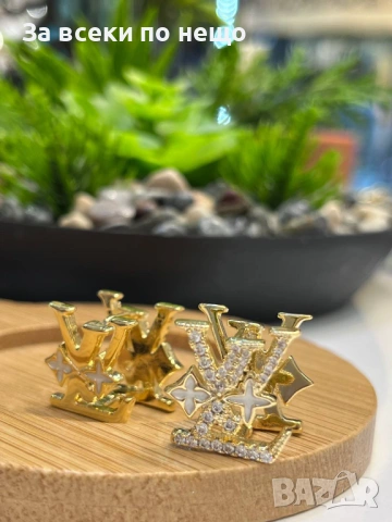 Louis Vuitton Обеци От Медицинска Стомана Луис Витон - Различни Цветове Код SK1210, снимка 2 - Обеци - 54094891