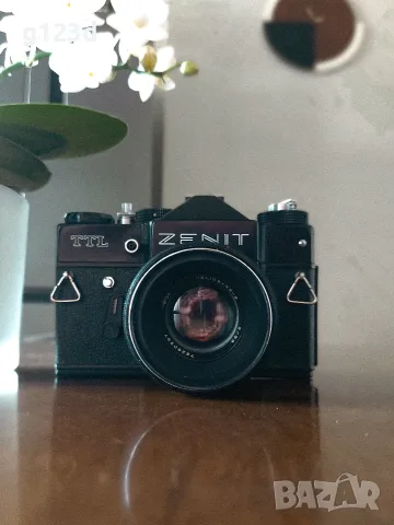 Фотоапарат Zenit + обектив Хелиос 44-2 58мм F2