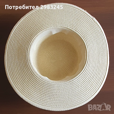 Дамски шапки с периферия и еблема на кученце, снимка 7 - Шапки - 54989691
