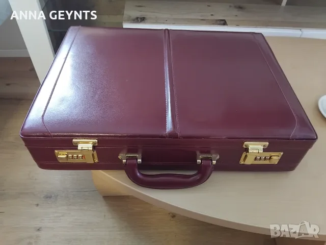 Луксозен комплект прибори за хранене SBS Solingen (Модел 4700 Stuttgart) – 23/24 карата, 70 части, снимка 3 - Прибори за хранене, готвене и сервиране - 55531446