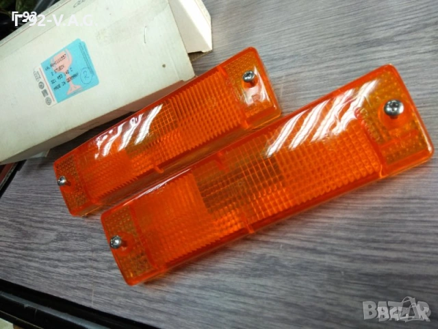 321953142C**NEU**VAG**VW**PASSAT**СТЪКЛО МИГАЧ**ДЯСНО**1985-1988 