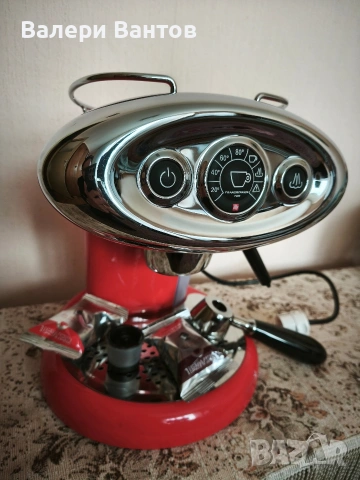 Кафемашина Illy Espresso X7.1 Red в отлично състояние, снимка 4 - Кафемашини - 54490820