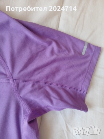 Тениска за бягане NIKE S, снимка 3 - Тениски - 54794281