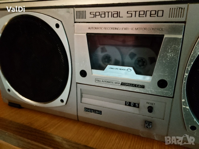 Радиокасетофон Philips , снимка 2 - Радиокасетофони, транзистори - 54237992