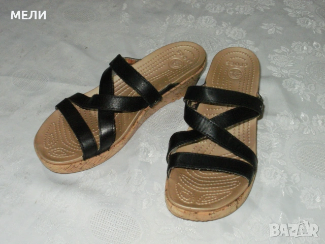 CROCS оригинални дамски нови естествена кожа 38, снимка 2 - Чехли - 54701453