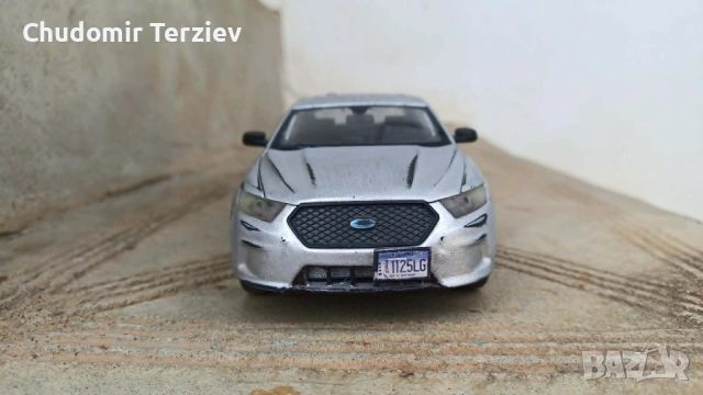 1:24 Welly Ford Taurus мащабен модел , снимка 4 - Колекции - 54506376
