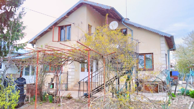 Две самостоятелни къщи – отлична инвестиция, снимка 2 - Къщи - 54184249