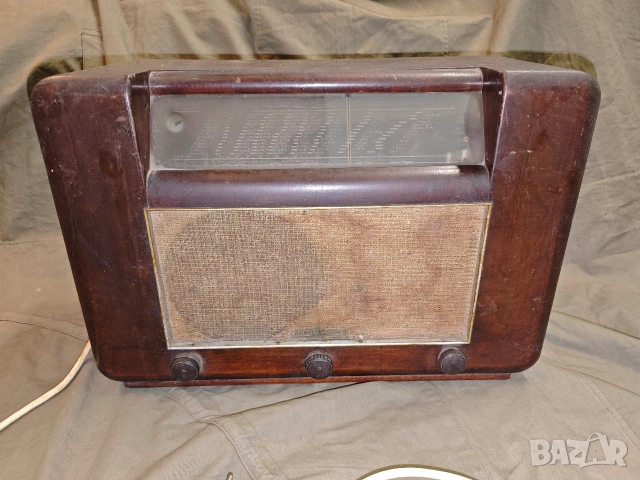 Продавам радио Hornyphon 837AS, снимка 3 - Антикварни и старинни предмети - 54776389