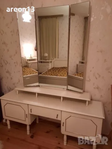 Тоалетка Антоанета 
