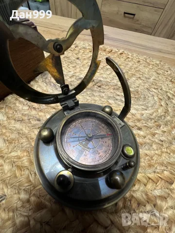 Компас със слънчев часовник Gilbert & Sons, снимка 8 - Морски сувенири - 55356436