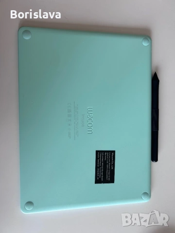 Графичен таблет Wacom Intuos M Pistachio, снимка 3 - Таблети - 54178237