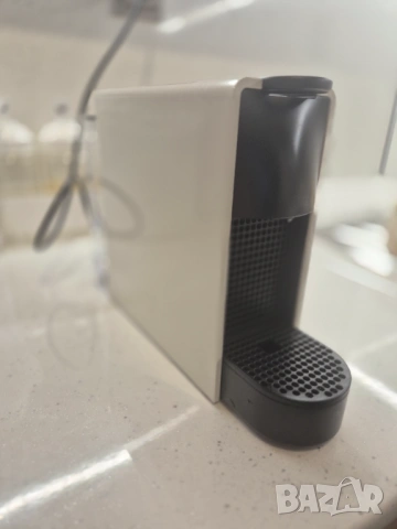 Кафемашина Nespresso Essenza Mini – бяла, като нова (гаранция 2 г.), снимка 2 - Кафемашини - 54032766
